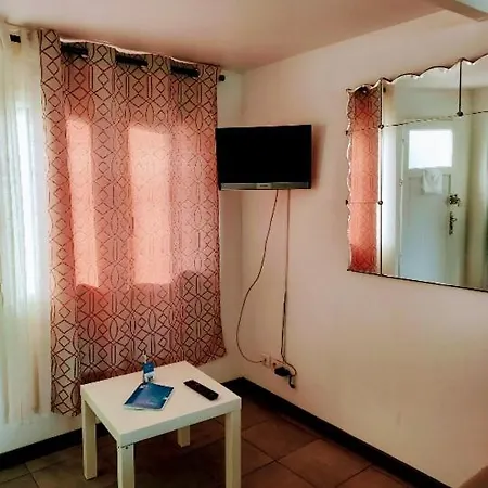 12, Route De Paris דירה Grainville